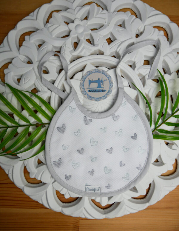 Babete Corações - Image 17