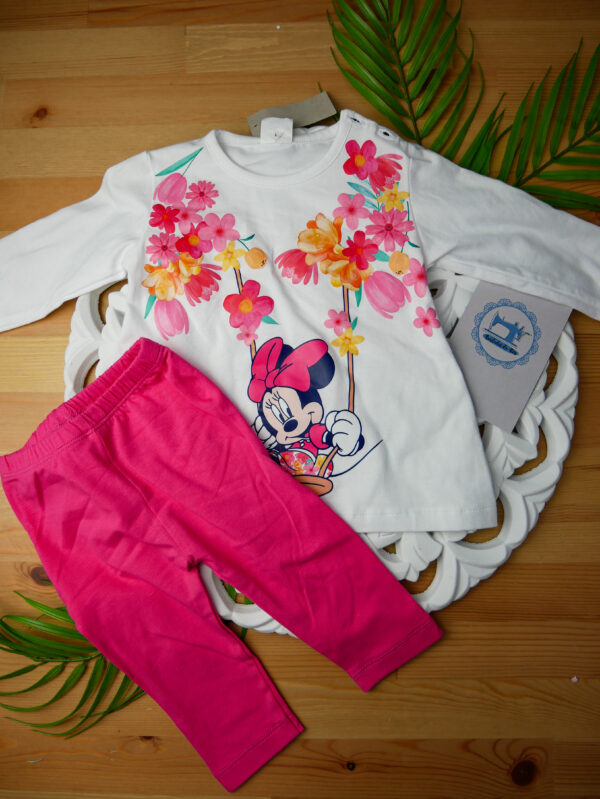Conjunto de t-shirt de manga comprida e leggins