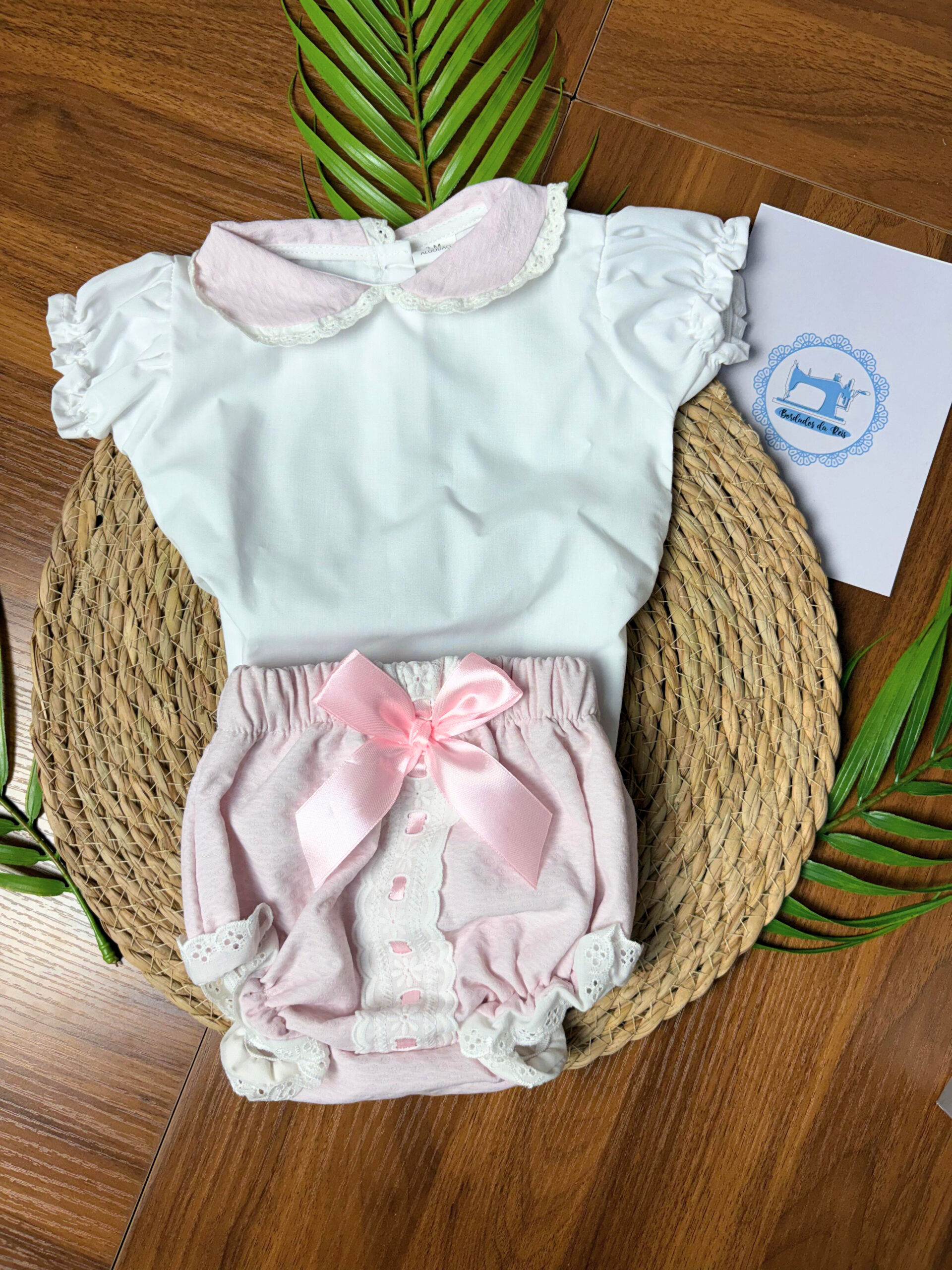 Tapa Fralda com Camisa Bordado Inglês